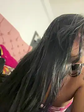 Snapshot of Laura_fernandezII chatting on 02-26-25, 01:21 Laura fernandezII online show from 02-26-25, 01:21