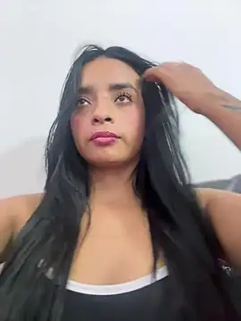 Snapshot of Laura_fernandezII chatting on 03-17-25, 10:49 Laura fernandezII online show from 03-17-25, 10:49