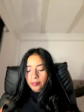Snapshot of Laura_fernandezII chatting on 09-21-25, 03:19 Laura fernandezII online show from 09-21-25, 03:19