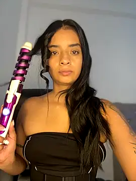 Snapshot of Laura_fernandezII chatting on 10-16-25, 05:14 Laura fernandezII online show from 10-16-25, 05:14