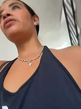 Laura fernandezII online show from 04-10-26, 07:29