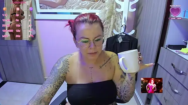 Snapshot of KAROL_MILF chatting on 06-13-26, 10:51 KAROL MILF online show from 06-13-26, 10:51
