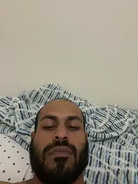 Snapshot of islandvybee55 chatting on 01-15-25, 12:30 islandvybee55 online show from 01-15-25, 12:30