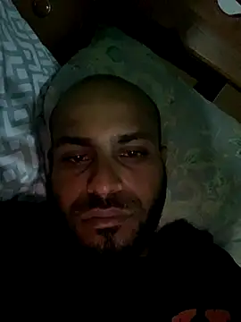 Snapshot of islandvybee55 chatting on 11-04-25, 08:35 islandvybee55 online show from 11-04-25, 08:35