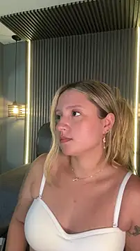 Snapshot of MiaPetit_ chatting on 10-07-25, 11:57 MiaPetit  online show from 10-07-25, 11:57