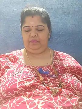 Snapshot of tamilthanushri chatting on 05-10-26, 03:39 tamilthanushri online show from 05-10-26, 03:39