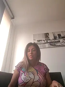 Latiinvenushot online show from 11-23-25, 04:18