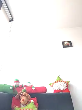 Latiinvenushot online show from 12-17-25, 03:18