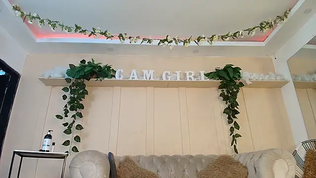 JOCELYN SANTANA1 online show from 12-20-25, 12:01