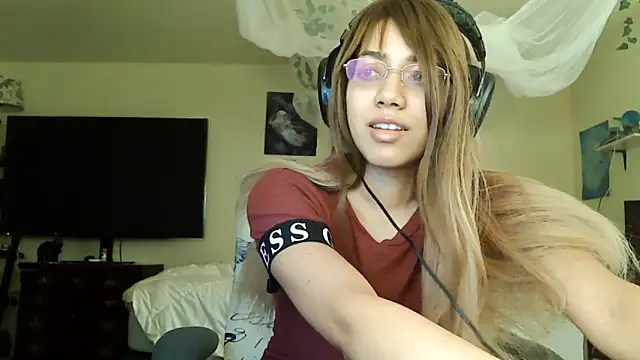 Snapshot of PolinaLoveX chatting on 02-14-25, 01:13 PolinaLoveX online show from 02-14-25, 01:13