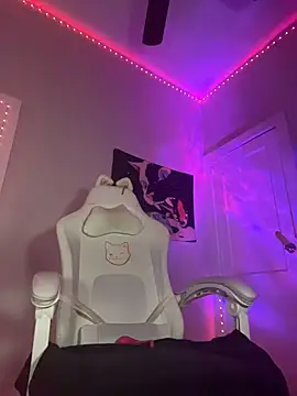 loveluna8 online show from 10-25-25, 11:51