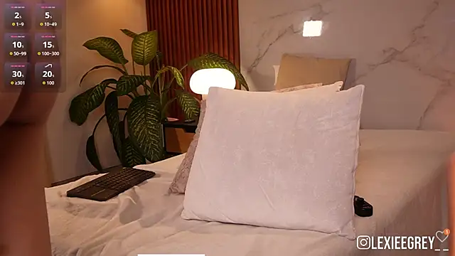 lexiee grey  online show from 06-03-26, 02:33