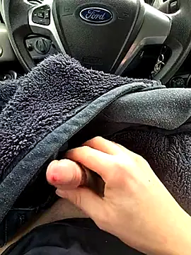 Snapshot of Titanhoott chatting on 02-20-25, 12:36 Titanhoott online show from 02-20-25, 12:36