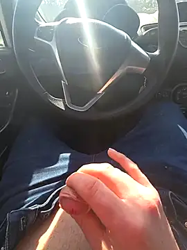 Snapshot of Titanhoott chatting on 03-04-25, 10:24 Titanhoott online show from 03-04-25, 10:24