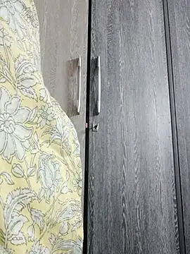 cutiecatty21 online show from 10-27-25, 08:40