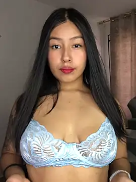 EmmaRossem online show from 04-01-26, 07:33