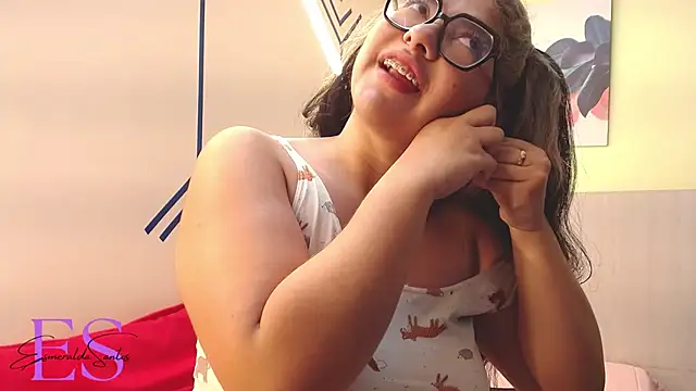 Snapshot of EsmeraldaSantoss chatting on 02-14-25, 08:10 EsmeraldaSantoss online show from 02-14-25, 08:10