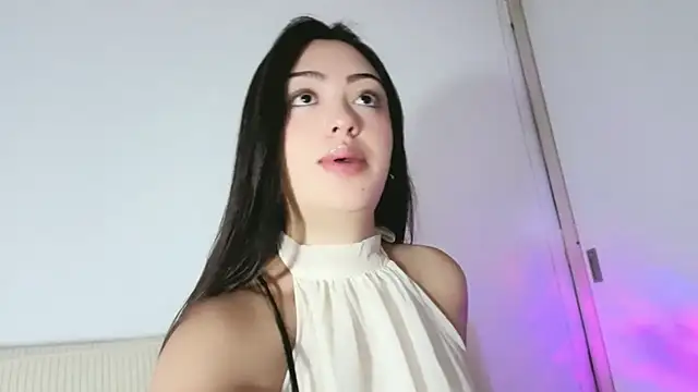 Snapshot of Sweet-Sophiee chatting on 07-27-26, 01:45 Sweet-Sophiee online show from 07-27-26, 01:45