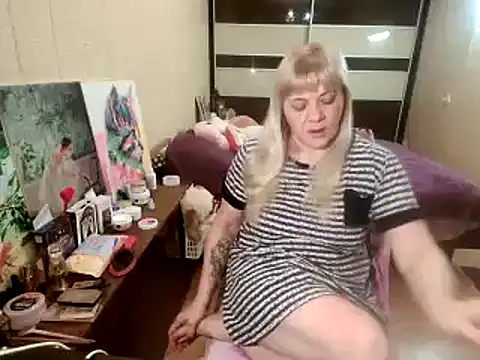 Lia Laguna77 online show from 12-17-25, 03:40