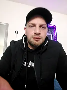 Snapshot of JasonKlove chatting on 02-14-26, 05:32 JasonKlove online show from 02-14-26, 05:32