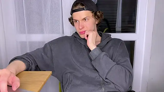 alyx garden online show from 04-14-26, 07:31