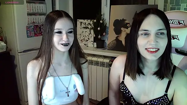 Snapshot of BlackHe4rts_ chatting on 12-27-24, 05:37 BlackHe4rts online show from 12-27-24, 05:37