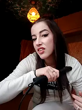 Snapshot of LuLuLover89 chatting on 12-27-24, 03:04 LuLuLover89 online show from 12-27-24, 03:04