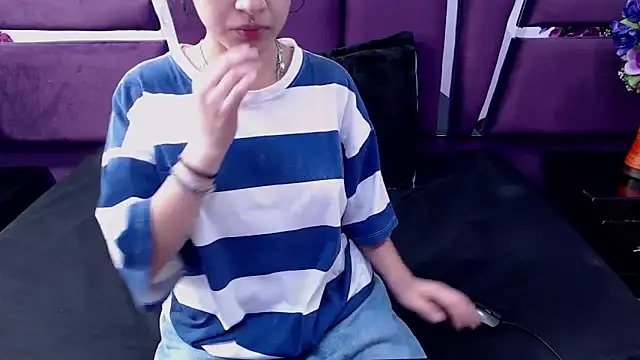 Snapshot of Katty_Queen chatting on 01-16-25, 11:58 Katty Queen online show from 01-16-25, 11:58