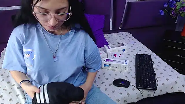 Snapshot of Katty_Queen chatting on 03-01-25, 12:23 Katty Queen online show from 03-01-25, 12:23