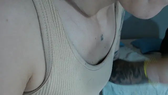 Snapshot of Kimandyuk chatting on 12-22-24, 01:55 Kimandyuk online show from 12-22-24, 01:55