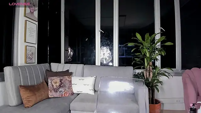 Snapshot of Megan_Lim chatting on 02-09-25, 10:42 Megan Lim online show from 02-09-25, 10:42