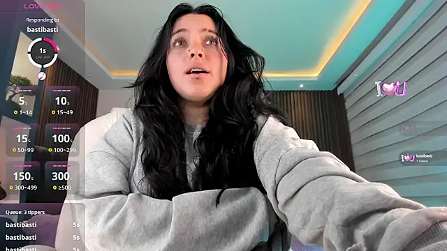 Lucy Smith2 online show from 12-31-24, 08:26