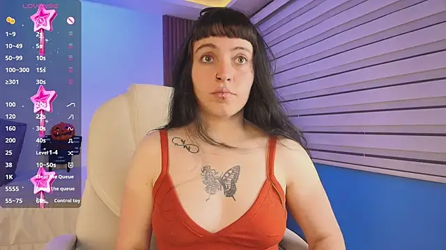 Lucy Smith2 online show from 10-17-25, 07:49