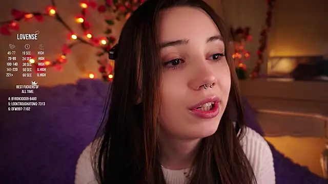 GillianDowdey online show from 11-11-25, 03:17