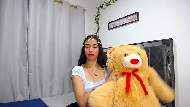 anna alvarez online show from 05-14-26, 01:23