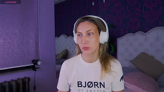 ElizaMayers online show from 02-01-26, 01:09