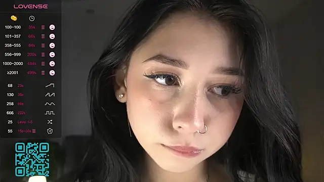 AislyEmbury online show from 10-18-25, 05:32