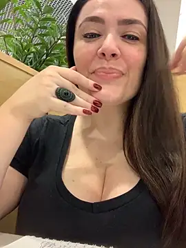 Sophie Eaton online show from 09-15-25, 07:14