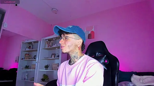 Ian Castillo  online show from 12-15-25, 11:25