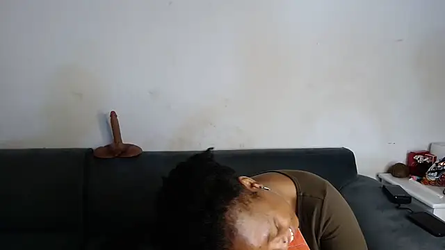 Snapshot of SZA_Doja chatting on 05-11-26, 01:22 SZA Doja online show from 05-11-26, 01:22