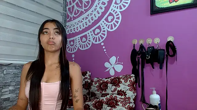 AntonellaAndNoah online show from 02-05-26, 05:23