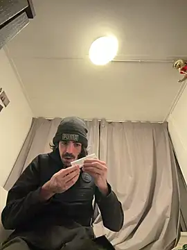 Snapshot of wolfwhite95 chatting on 11-07-25, 12:32 wolfwhite95 online show from 11-07-25, 12:32