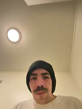 Snapshot of wolfwhite95 chatting on 02-28-26, 06:25 wolfwhite95 online show from 02-28-26, 06:25