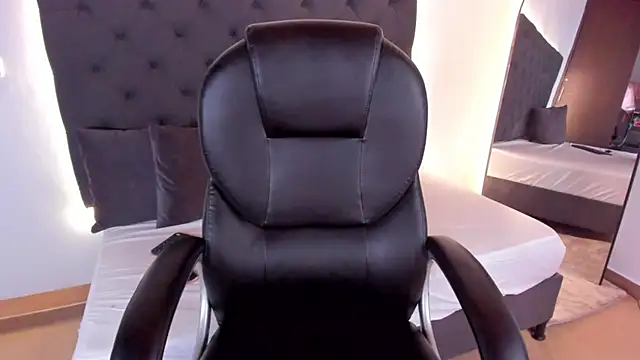 Snapshot of ninfomaria_ chatting on 07-17-26, 06:35 ninfomaria online show from 07-17-26, 06:35
