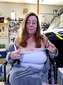 Snapshot of MsShelby40 chatting on 12-12-24, 03:27 MsShelby40 online show from 12-12-24, 03:27