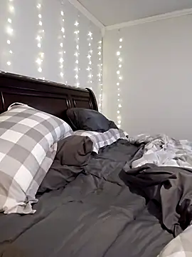 Snapshot of MsShelby40 chatting on 12-18-24, 03:22 MsShelby40 online show from 12-18-24, 03:22