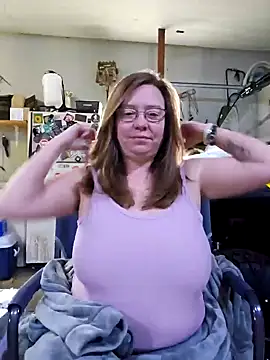 Snapshot of MsShelby40 chatting on 12-26-24, 05:30 MsShelby40 online show from 12-26-24, 05:30