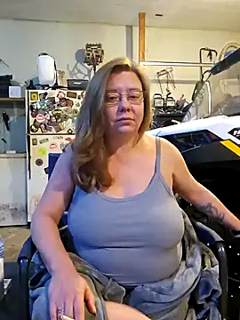 Snapshot of MsShelby40 chatting on 12-28-24, 09:51 MsShelby40 online show from 12-28-24, 09:51