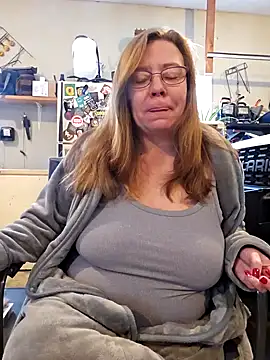 Snapshot of MsShelby40 chatting on 01-11-25, 05:40 MsShelby40 online show from 01-11-25, 05:40