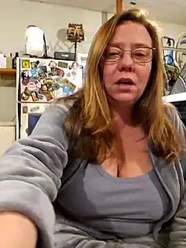 Snapshot of MsShelby40 chatting on 01-11-25, 11:13 MsShelby40 online show from 01-11-25, 11:13